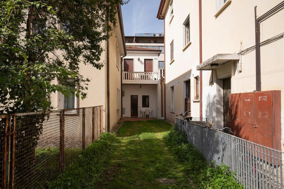 Апартаменты Monolocale - Piano Terra - Ingresso Indipendente Падуя Экстерьер фото
